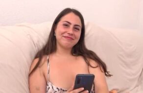 Anabel Luna busca chicos con el móvil para tener sexo anal